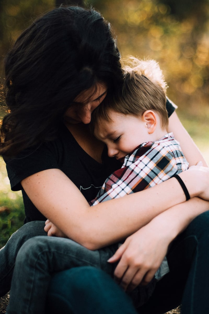 ¿Cómo decirle a un niño que un familiar tiene cáncer?