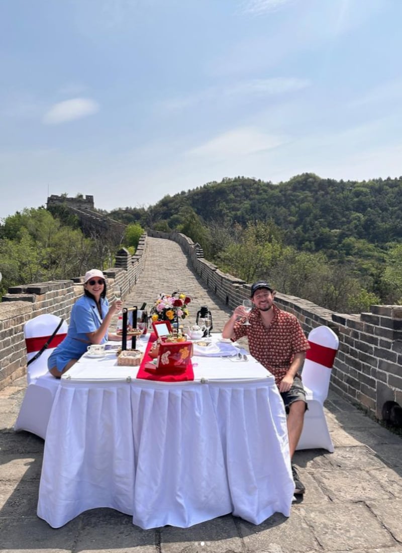 Cita de Luisito Comunica con Ary en la Muralla China