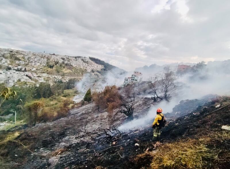 Incendio en el Itchimbía