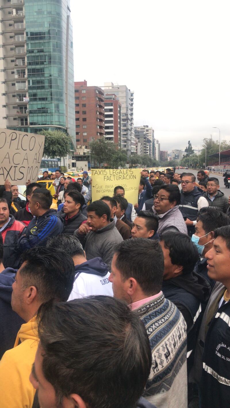 Gremio de taxitas piden que se elimine el Pico y Placa