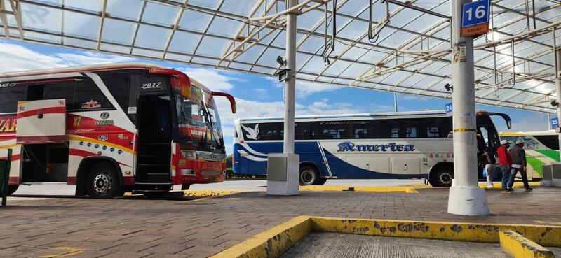 Horarios en terminales de los buses que salen desde Quito hacia Manabí y Los Ríos