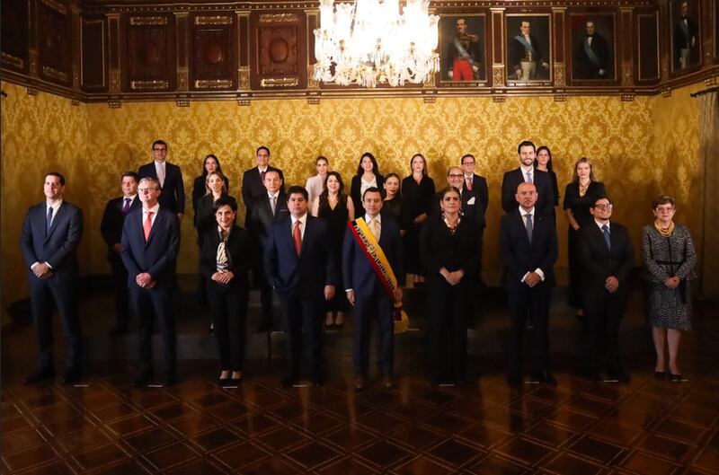 La foto oficial de Daniel Noboa junto a su gabinete ministerial.