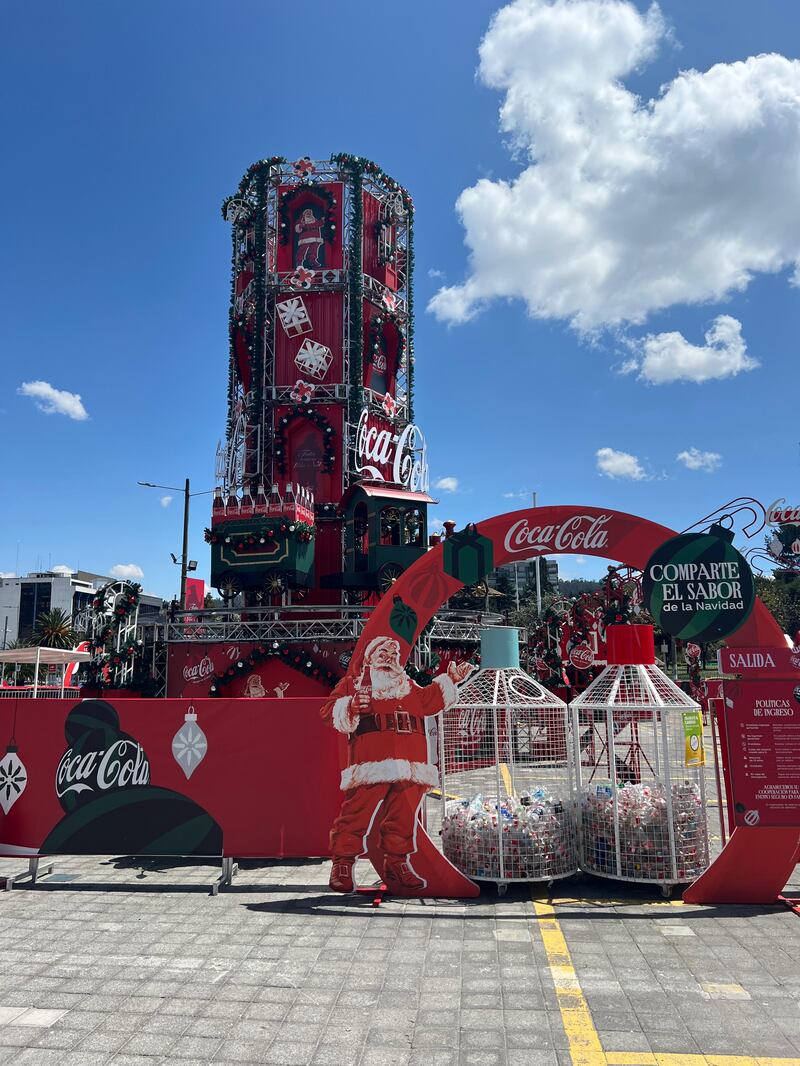 Coca-Cola inaugura la "Villa de Papá Noel" en el CCI