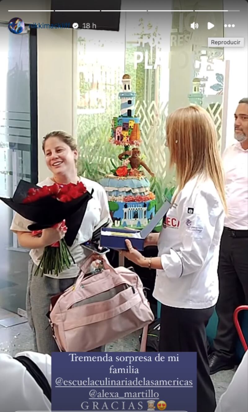 Nikki Mackliff la MasterChef Celebrity presume sus platos en su escuela culinaria; compañeros le dieron sorpresa