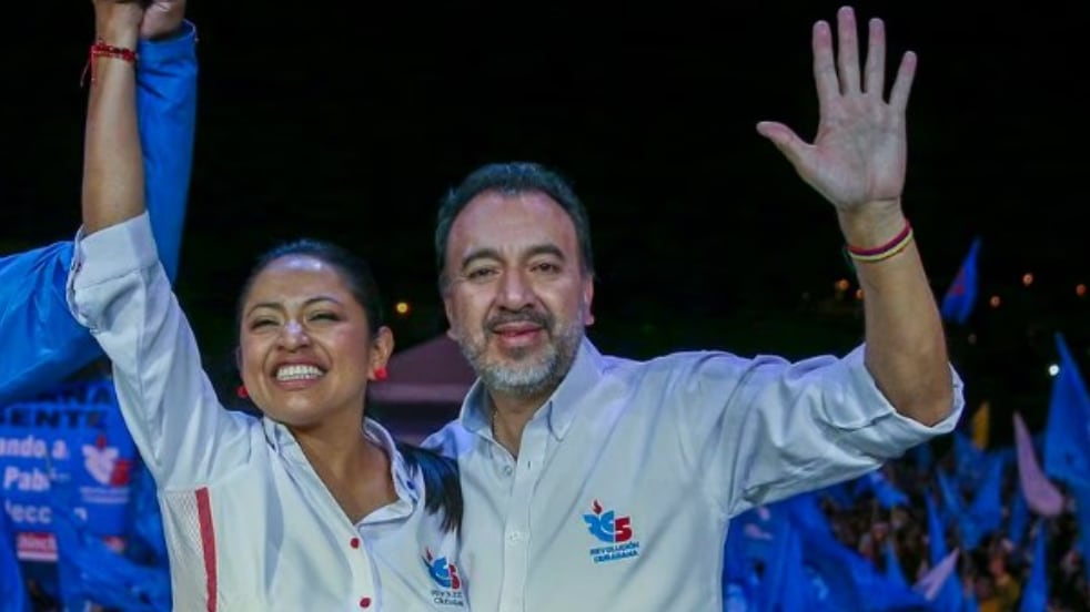 Pabel Muñoz, Alcalde electo de Quito junto a la reelecta Prefecta de Pichincha