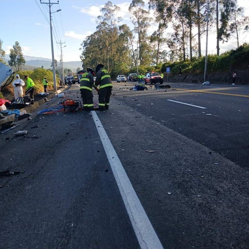 Tres personas fallecieron en siniestro en Machachi