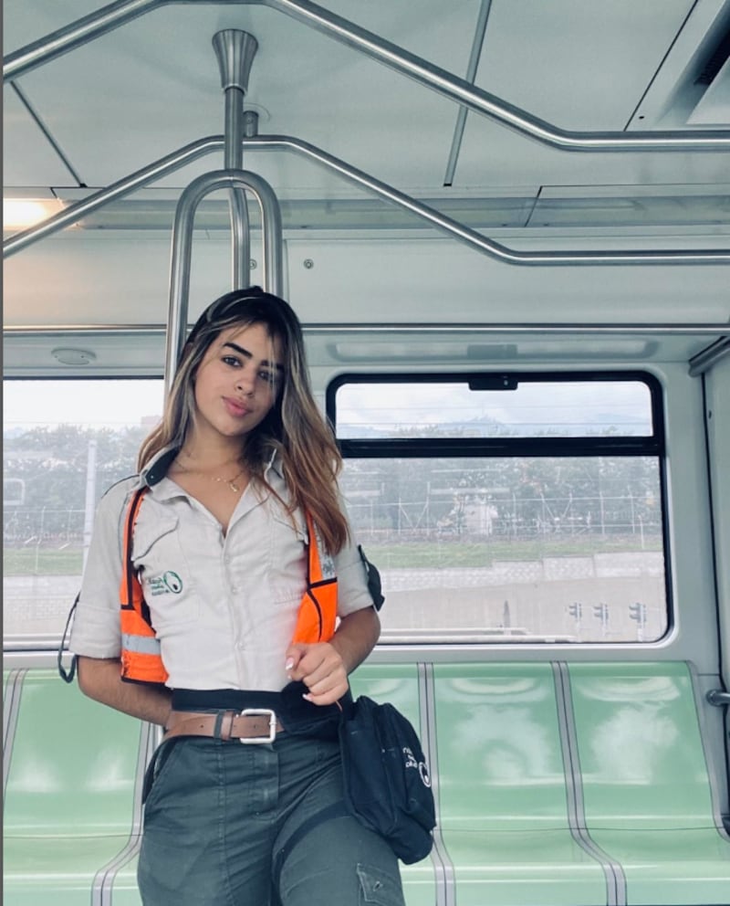 Las mejores fotos de Katherine Munera, la guapa conductora del Metro de Quito