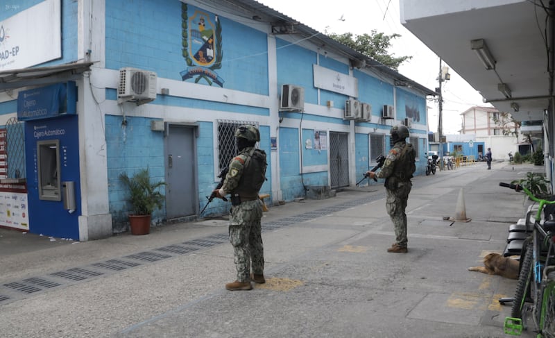 El Municipio de Durán se encuentra bajo resguardo militar, se suspendió las labores y el personal fue enviado a sus casas para precautelar su integridad.