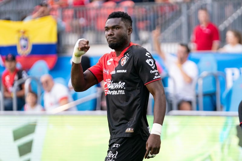 Jordy Caicedo con el Atlas de México