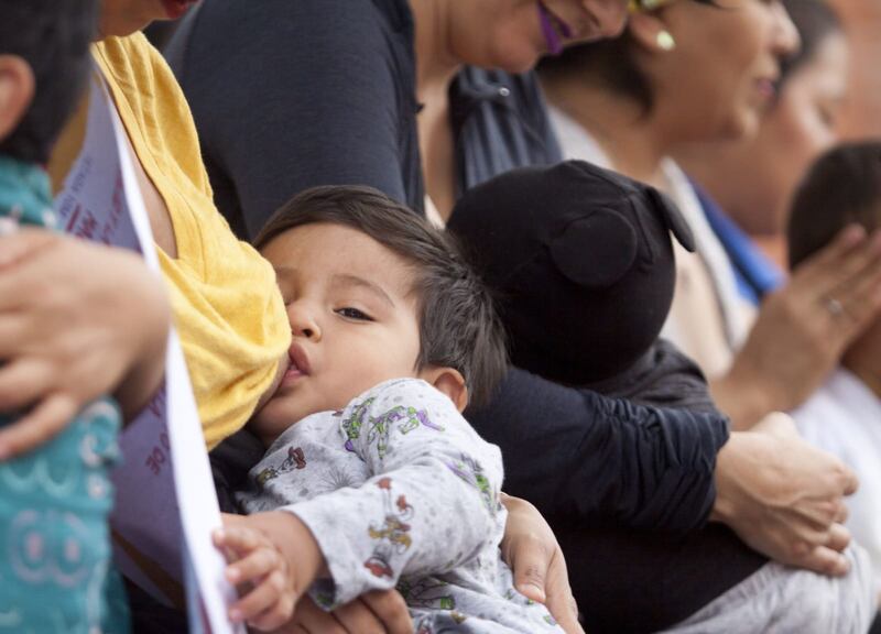 La lactancia es un derecho de niñas, niños y mujeres lactantes, se trata de una actividad básica reconocida por la Comisión Nacional de Derechos Humanos.