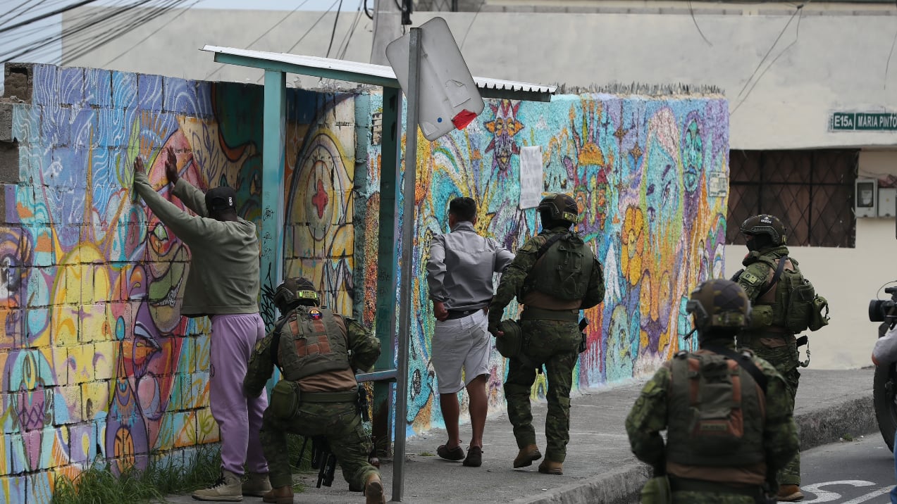 Militares en las calles de Ecuador para combatir el crimen organizado