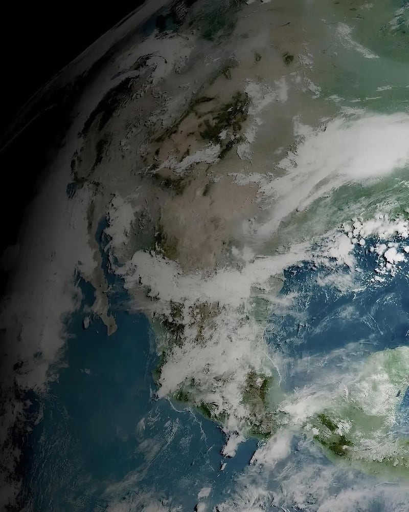 Satélite GOES de la NASA - Tierra desde 1.6 millones de km