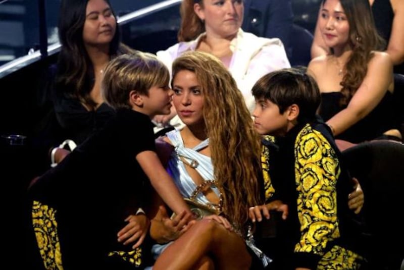 Milan y Sasha disfrutaron de los MTV VMAs 2023 junto a su madre