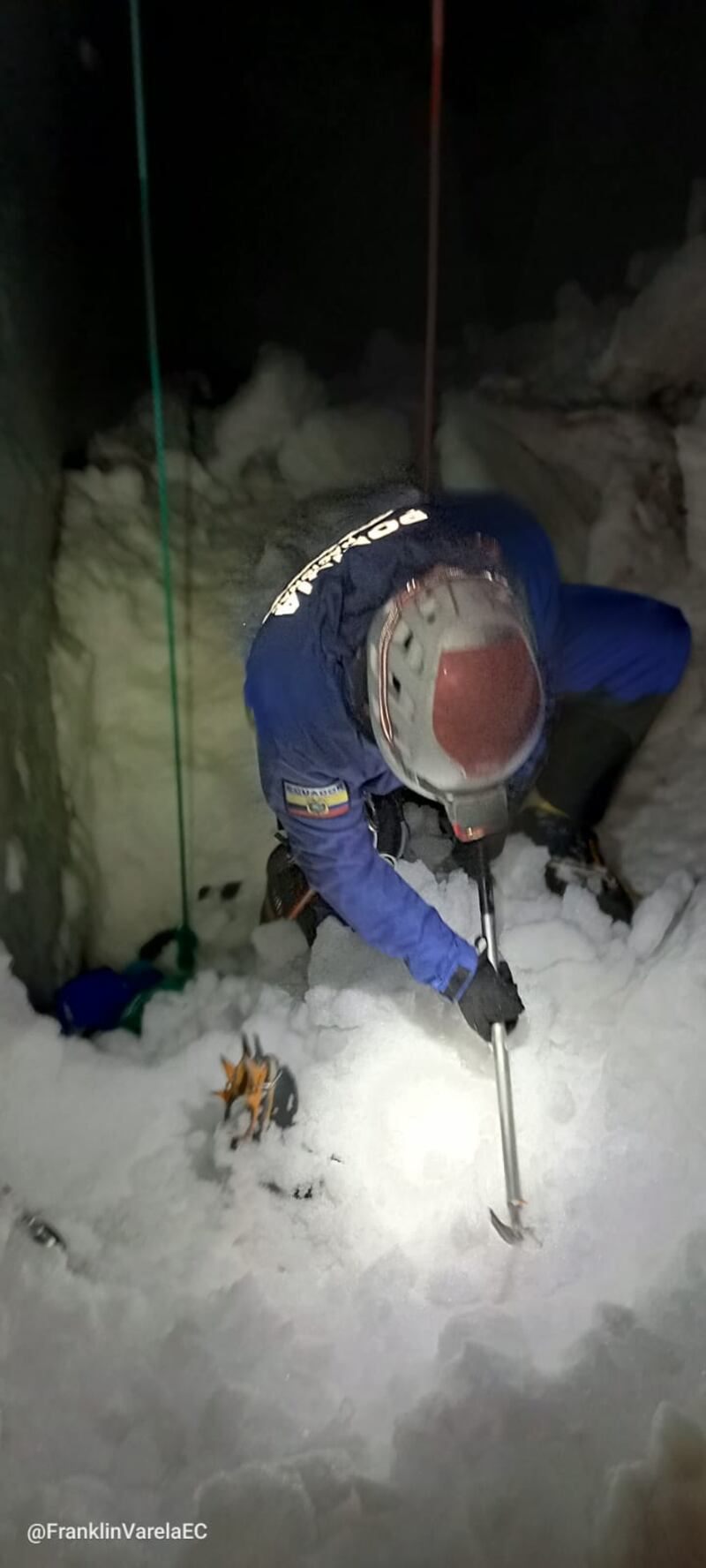 Recuperan cuerpos de tres excursionistas en el Antisana