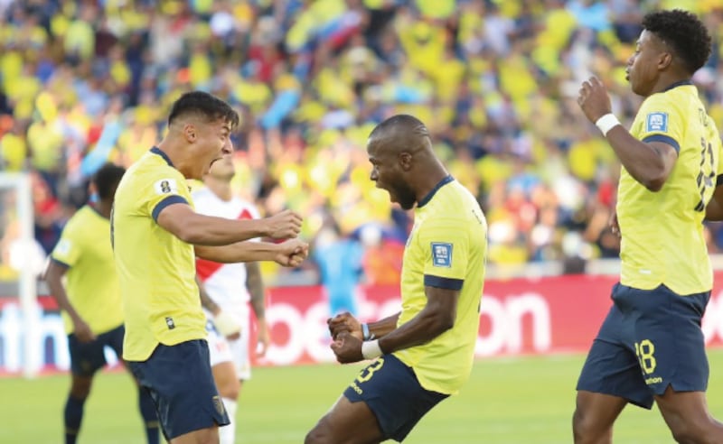 Festejo de gol de La Tri con Enner Valencia y Alan Franco