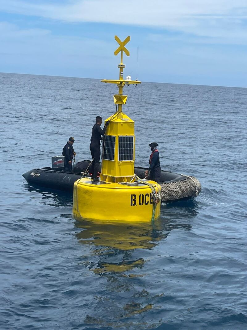 Boya oceanográfica al oeste de las islas Galápagos.