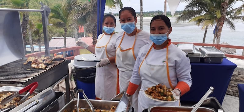 Bufet por el Día del Padre en Decameron Mompiche