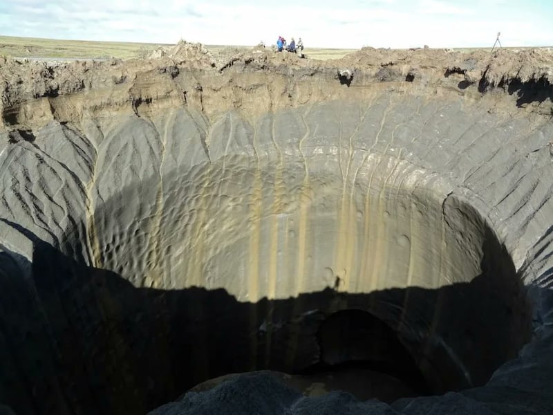 Cráteres misteriosos en Siberia.