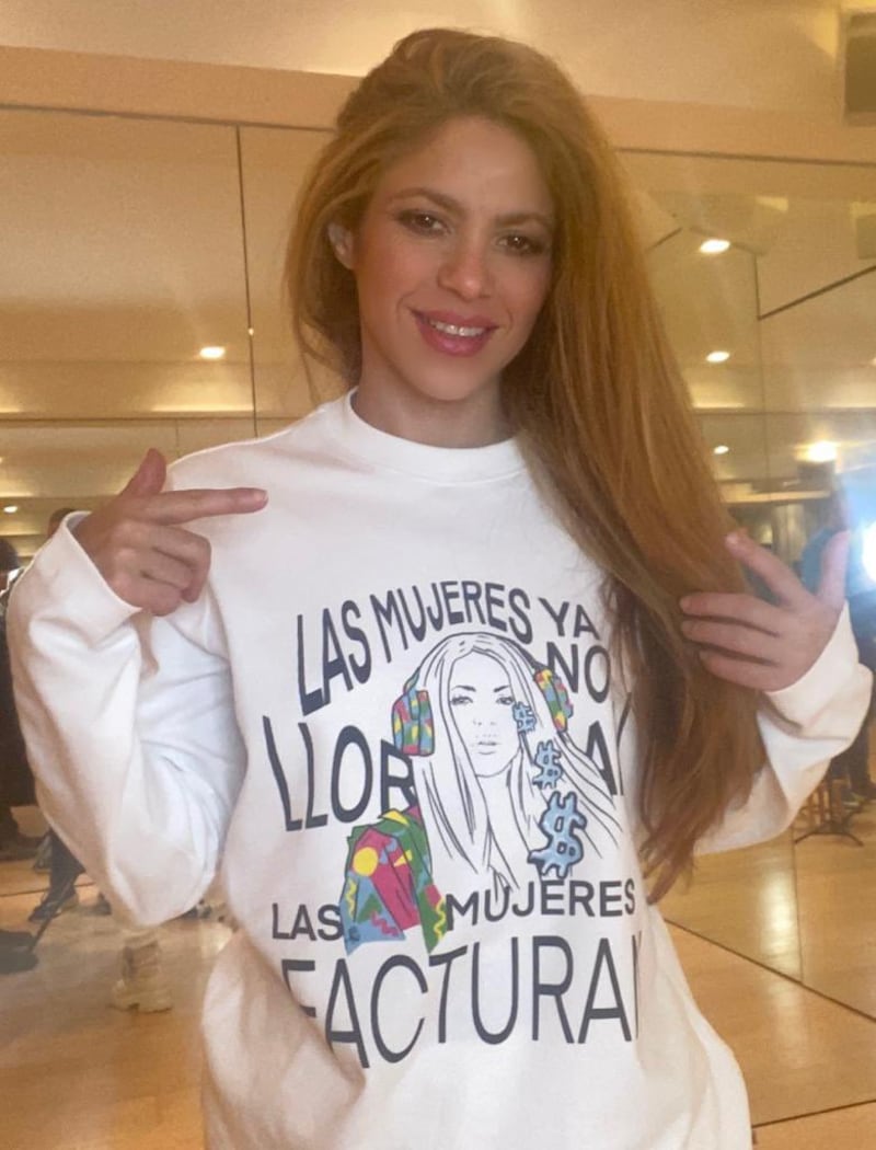 Shakira nueva sudadera