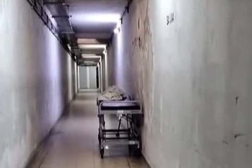 ¿Evento paranormal? Video de camilla moviéndose sola en pasillos de Hospital de Argentina desata debate en redes