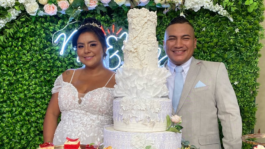 Daniel Medina, héroe guayaquileño del 9 de enero cumplió su sueño al casarse con su pareja en San Valentín.