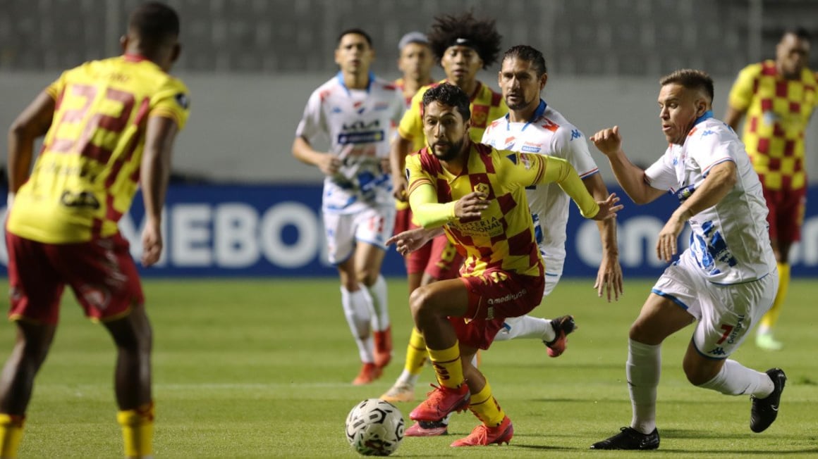 Jeison Medina con Aucas en la Libertadores