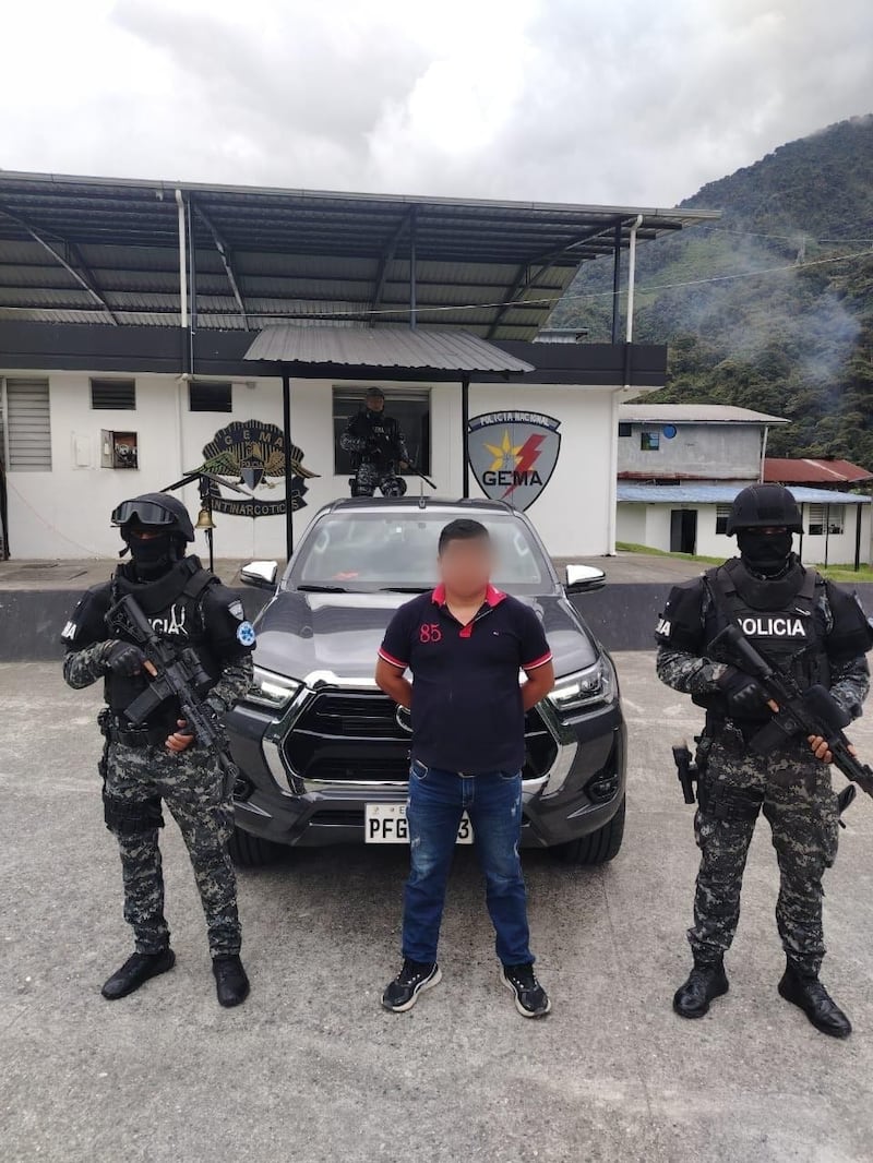 Policía captura a sujeto que transportaba una fuerte cantidad de dinero