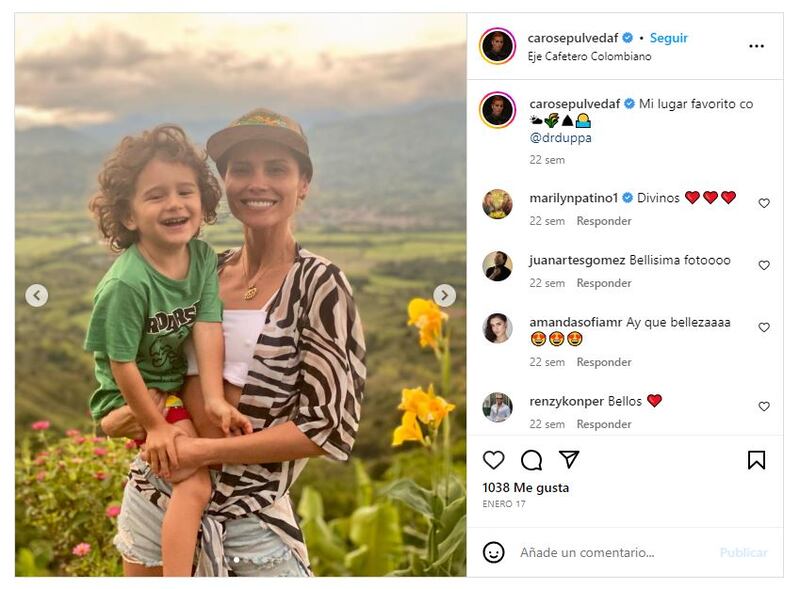 Carolina Sepúlveda junto a su hijo, Lorenzo