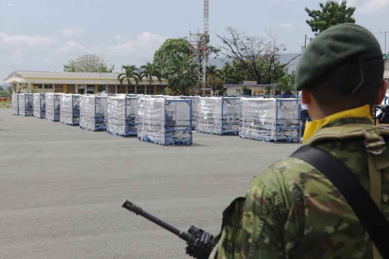 En el Fuerte Militar Huancavilca, se realizó la ceremonia de entrega donación de equipos de seguridad a las Fuerzas Armadas