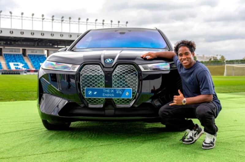 Jugadores del Real Madrid recibieron un BMW