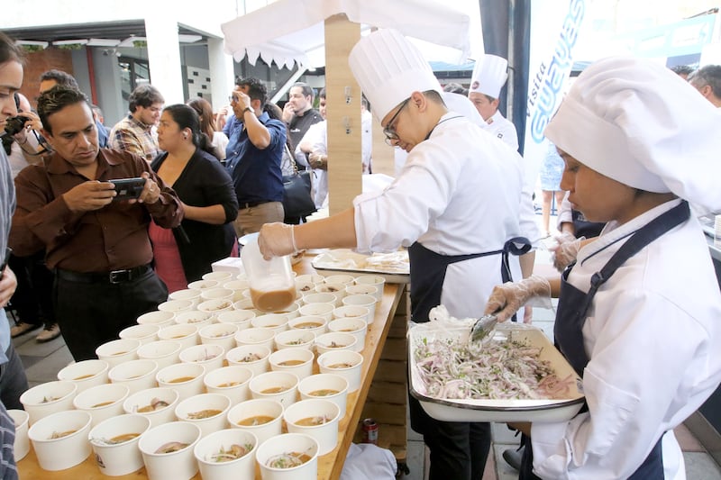 Encebollado ecuatoriano busca Récord Guinness