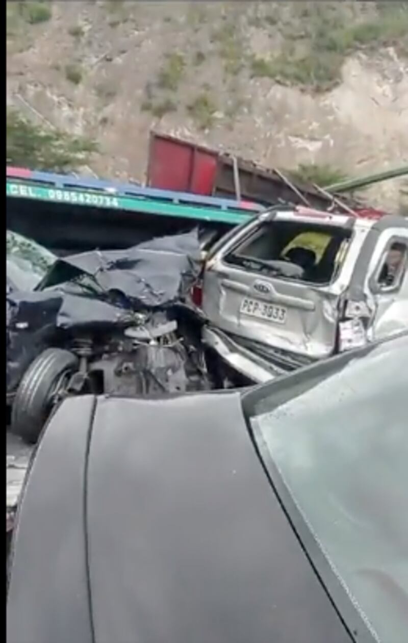 Accidente de tránsito en la vía a Guayllabamba