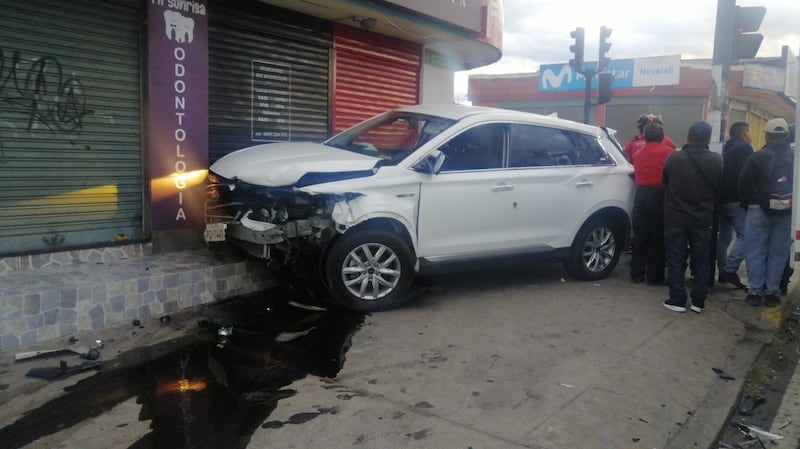 Accidente de tránsito en la avenida Guayasamín