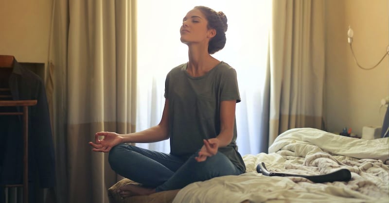 La meditación guiada es ideal para combatir el estrés de la vida diaria