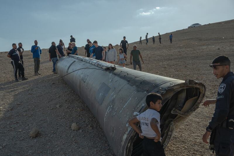 Irán atacó a Israel con misiles balísticos como respuesta a los bombardeos israelíes en Líbano.