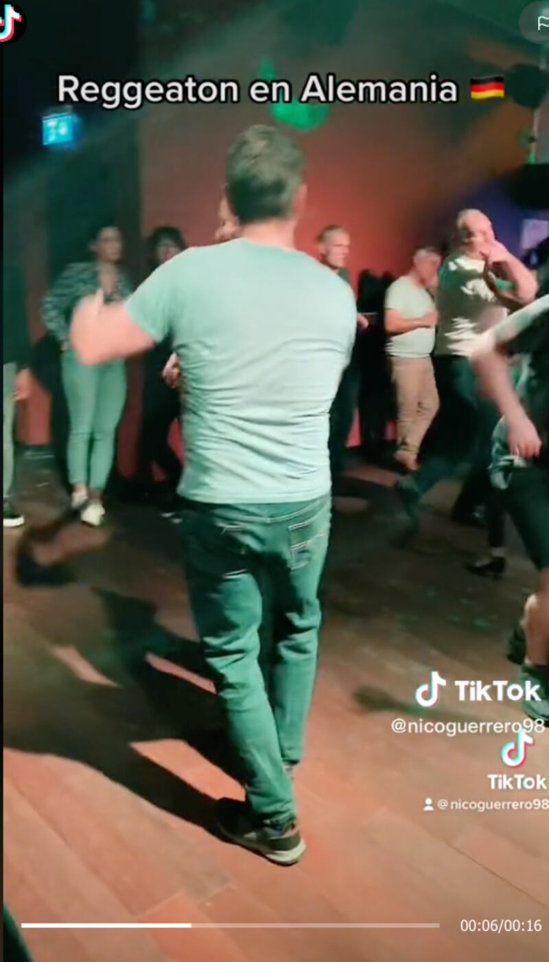 Crees que no sabes bailar? Así “perrean” los alemanes, latino los  desenmascara – Metro Ecuador