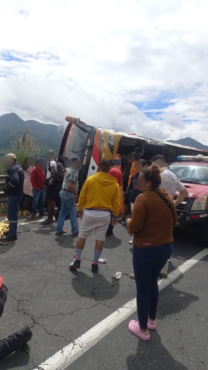 Accidentes de tránsito en la vía Áloag - Santo Domingo